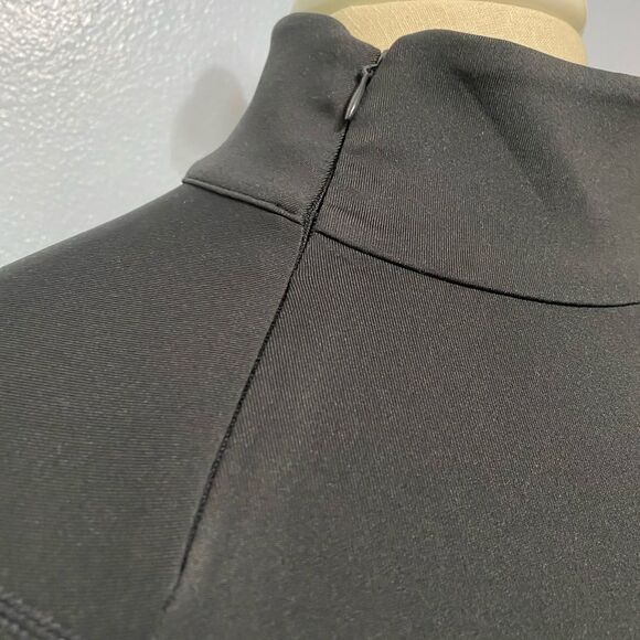 Shape | Performance Zip Neck top - Picture 13 of 16